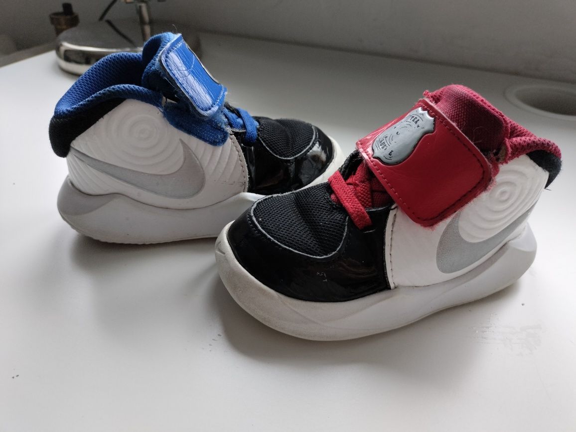 Buty dziecięce Nike r.22
