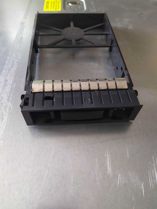 Заглушка сервера 3.5" SAS-SATA HDD SAS HP G5 G6 G7 467709-001