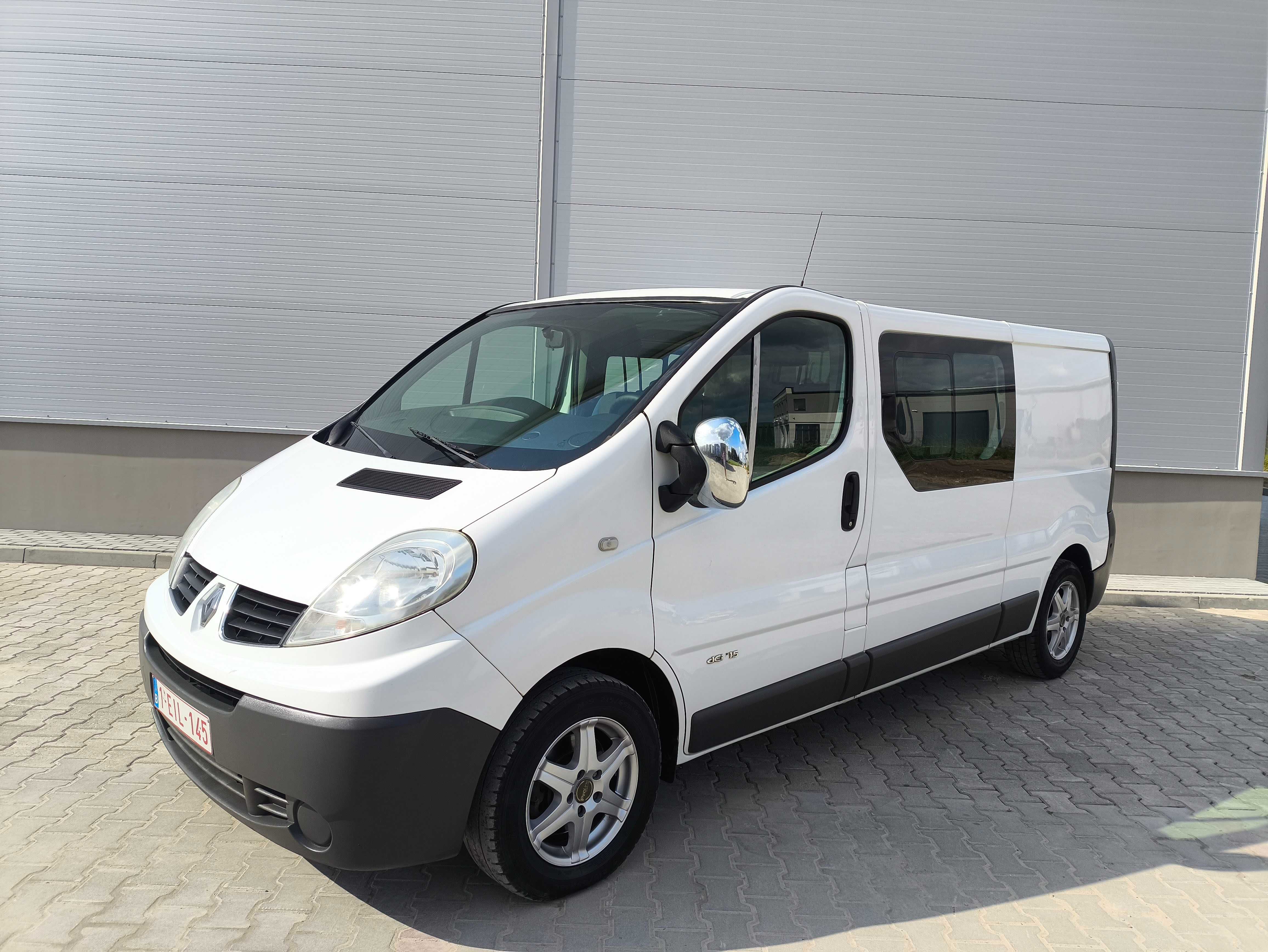 Renault Trafic 2.0 DCi 115KM**Brygadówka 6-osobowy**Klimatyzacja**Lift