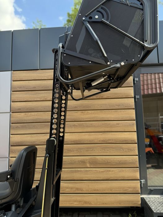 SECO traktor ogrodowy Profesjonalny naped 4x4 z wysokim wysypem trawy