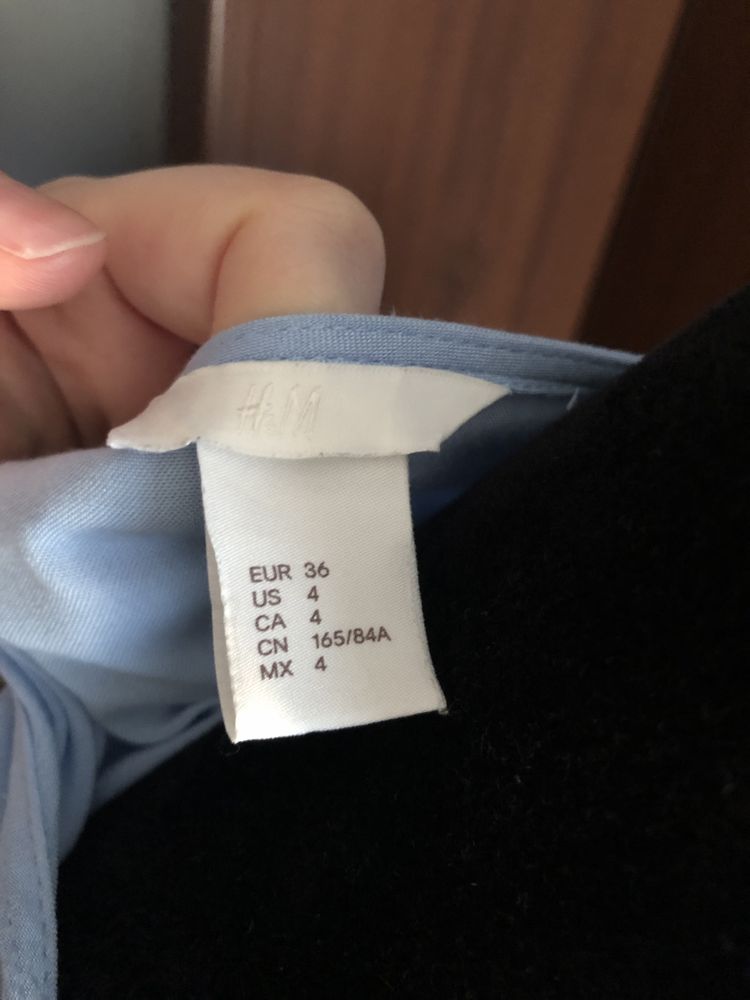 Niebieska sukienka z wiskozy