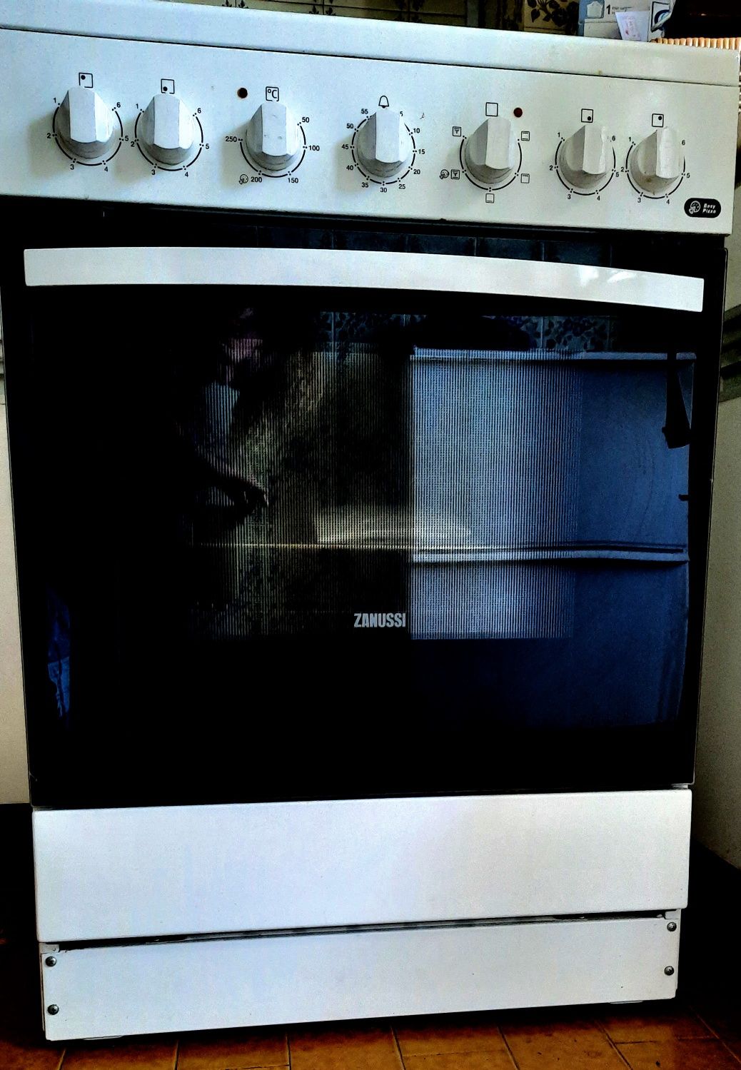 Fogão Zanussi com placa vitroceramica e forno com ventoinha turbo