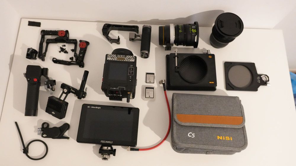 Red komodo x com extras kit cinema film pl mount rf mount