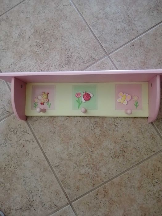 Prateleira quarto criança