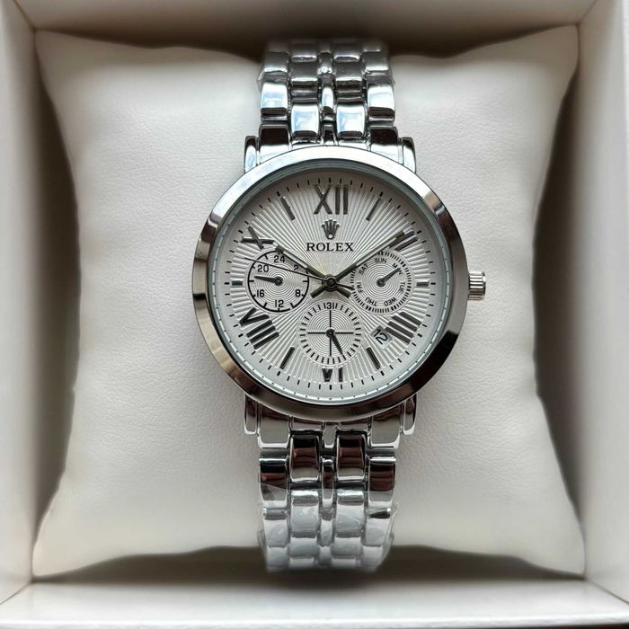Жіночий годинник Rolex на браслеті сріблястого кольору з датою
