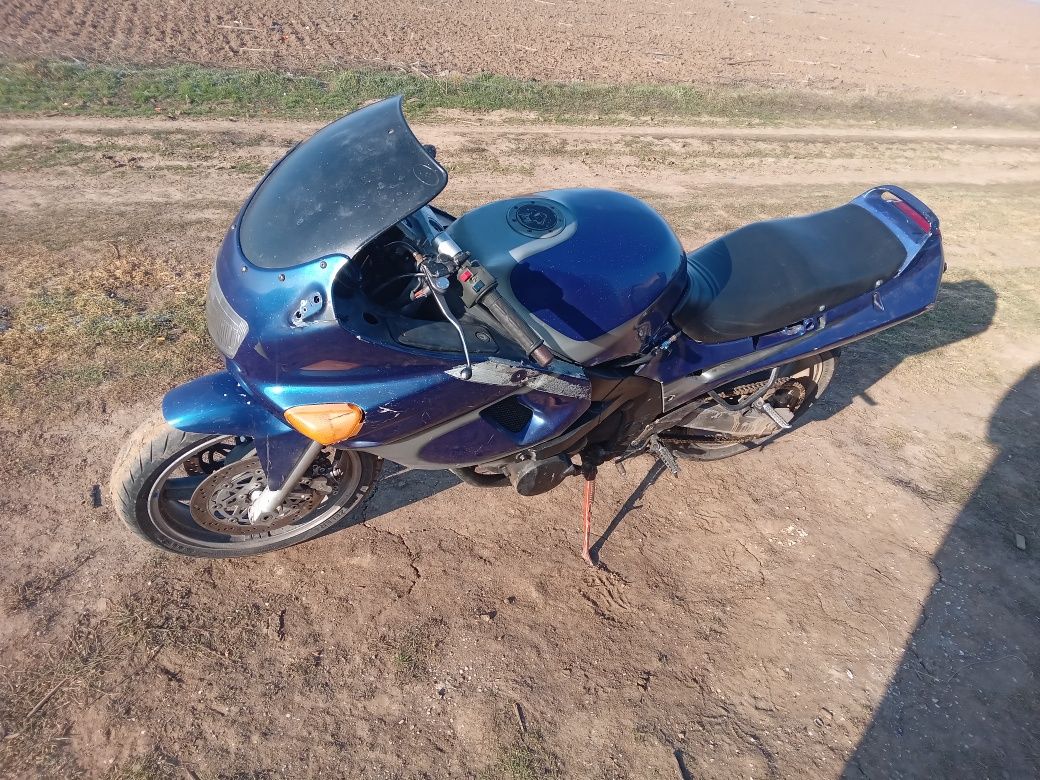 Продам kavasaki zzr400