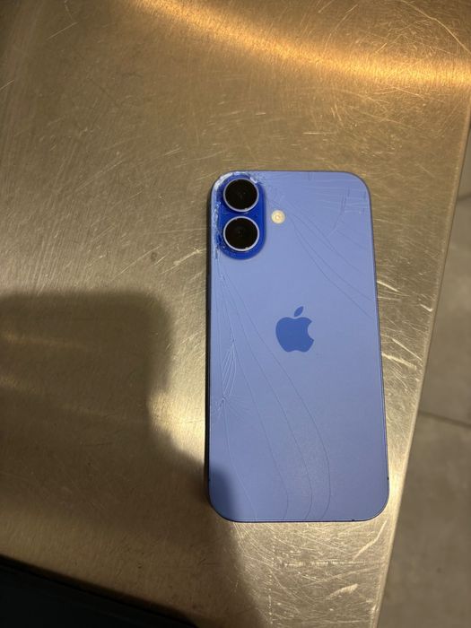 Iphone 16 traseira quebrada