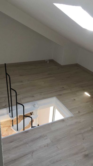 Oportunidade! T1+1 com Sótão, Varanda Total e a Minutos do Mar