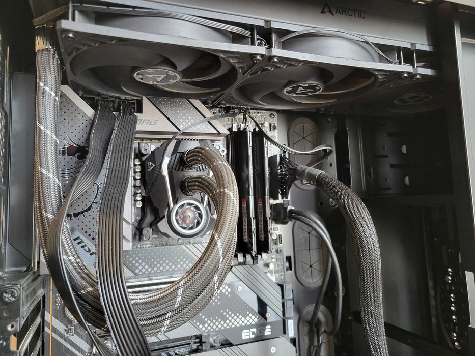 PC do gier Stacja robocza i9 13900k MSI 64GB RAM SSD 1TB Na Gwarancji