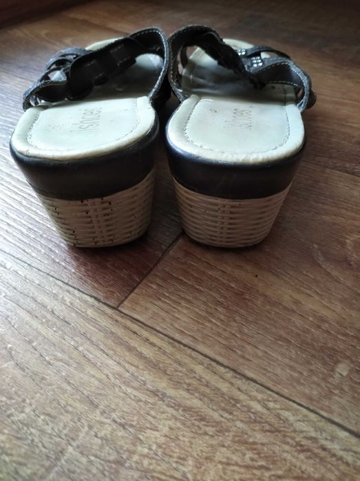 Продам    шлепки