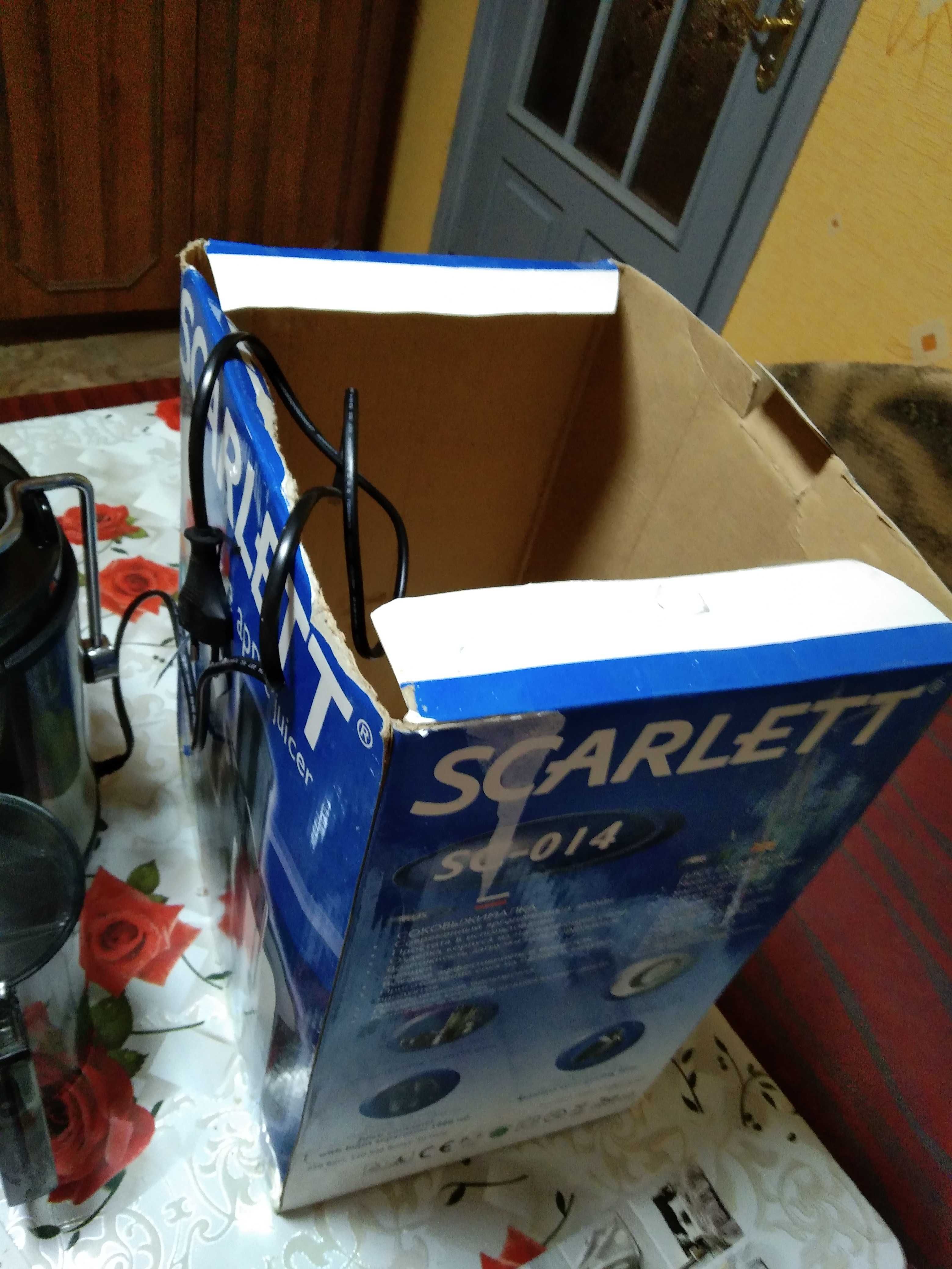 Соковижималка Scarlett SC-014, б/в 1 раз, гарний стан, все працює