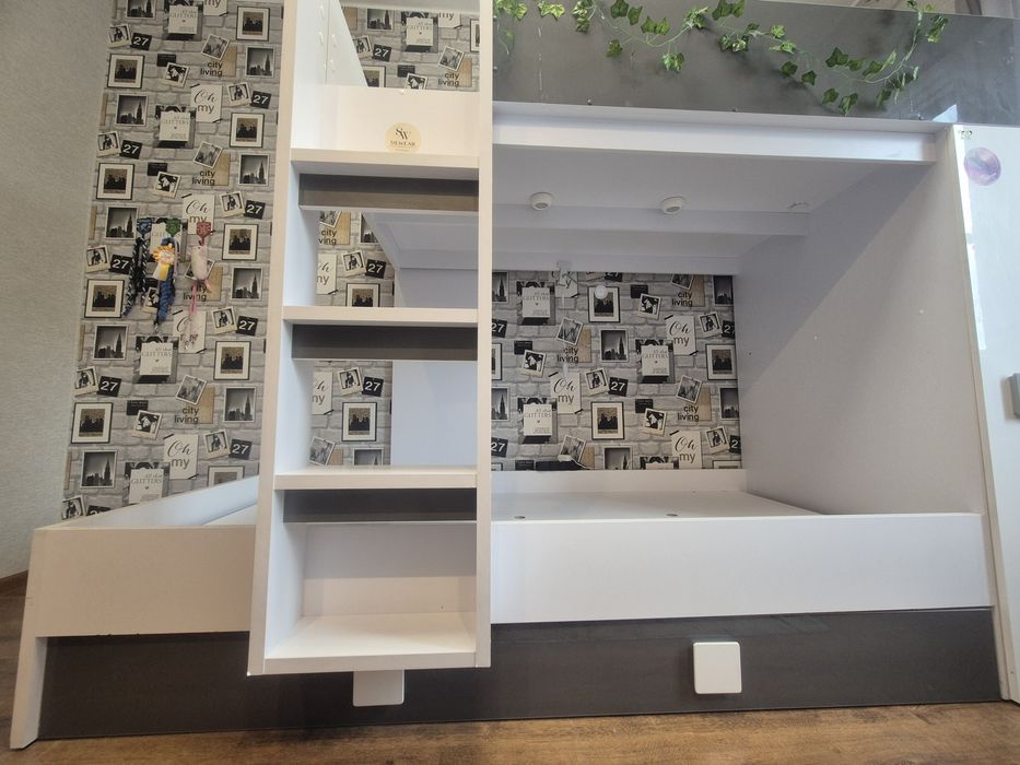 Łóżko antresola z drabinką