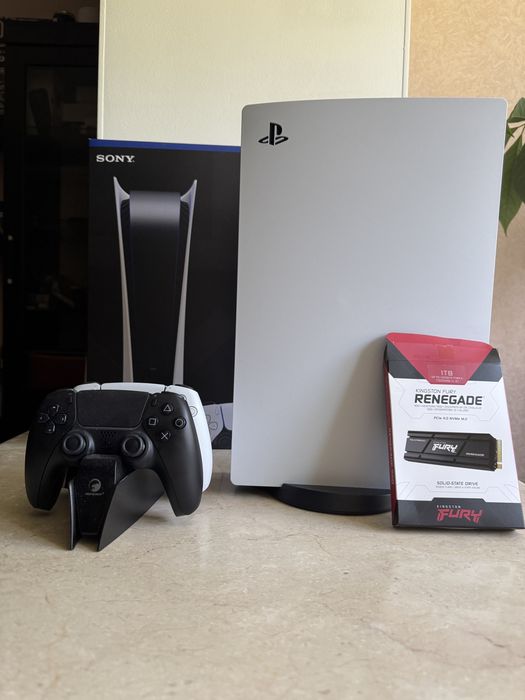 Play Station 5, 2 геймпада + зарядка + SSD 1 TB