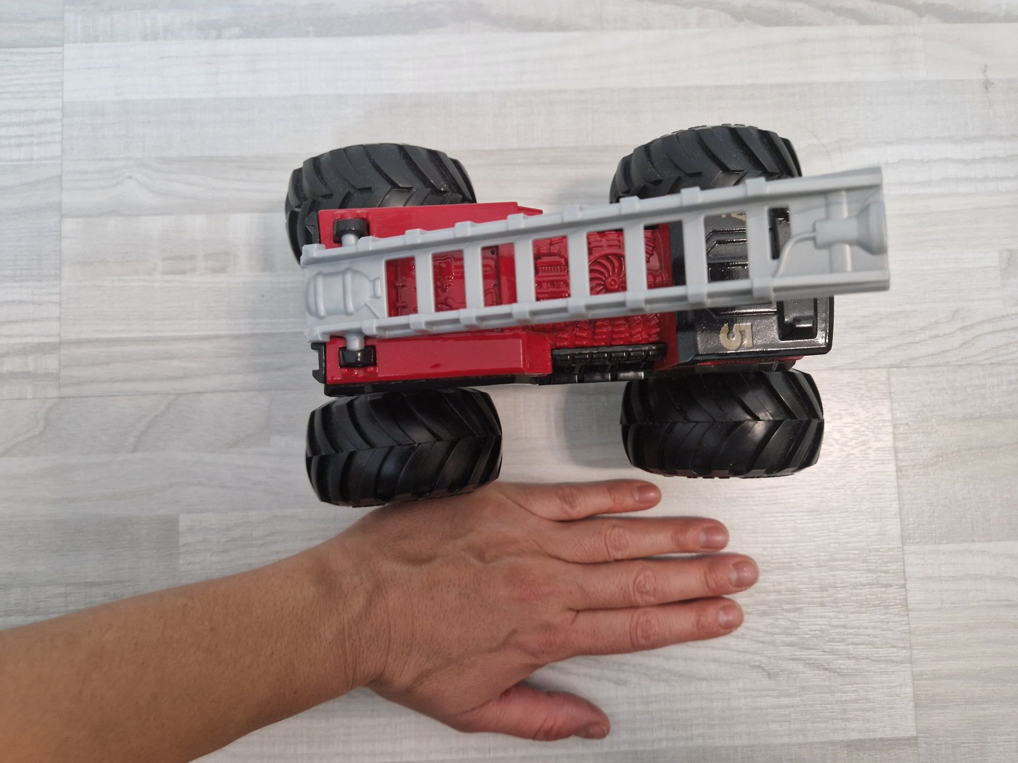 Monster Truck Hot Wheels 20cm 5