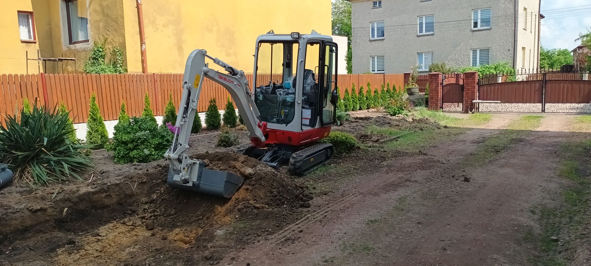 Mini koparka glebogryzarka separacyjna zakladanieOgrodowPrzycinanieTui