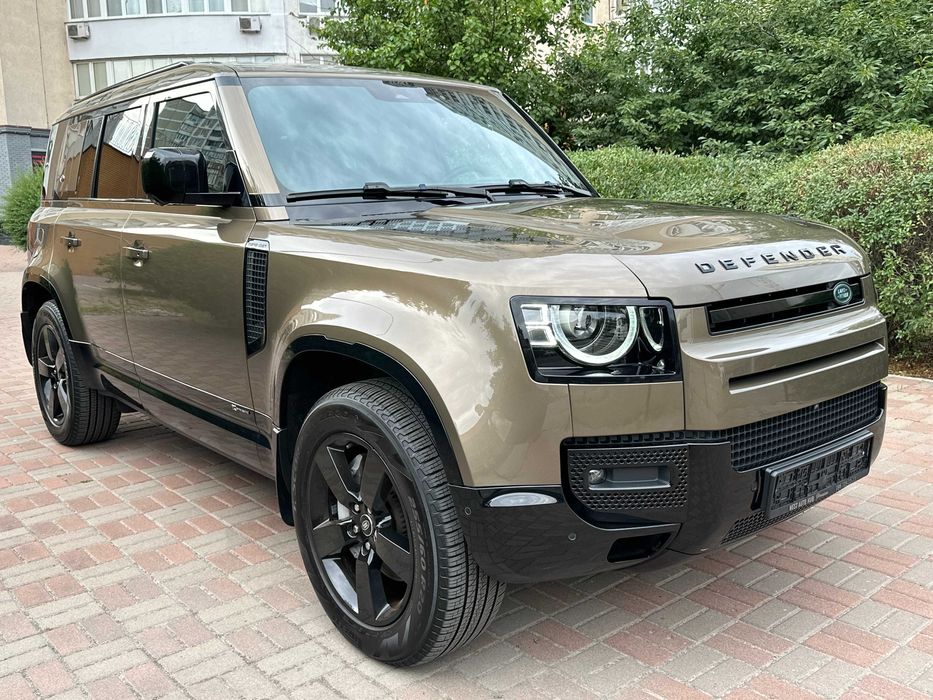 Land Rover Defender D300 X-Dynamic