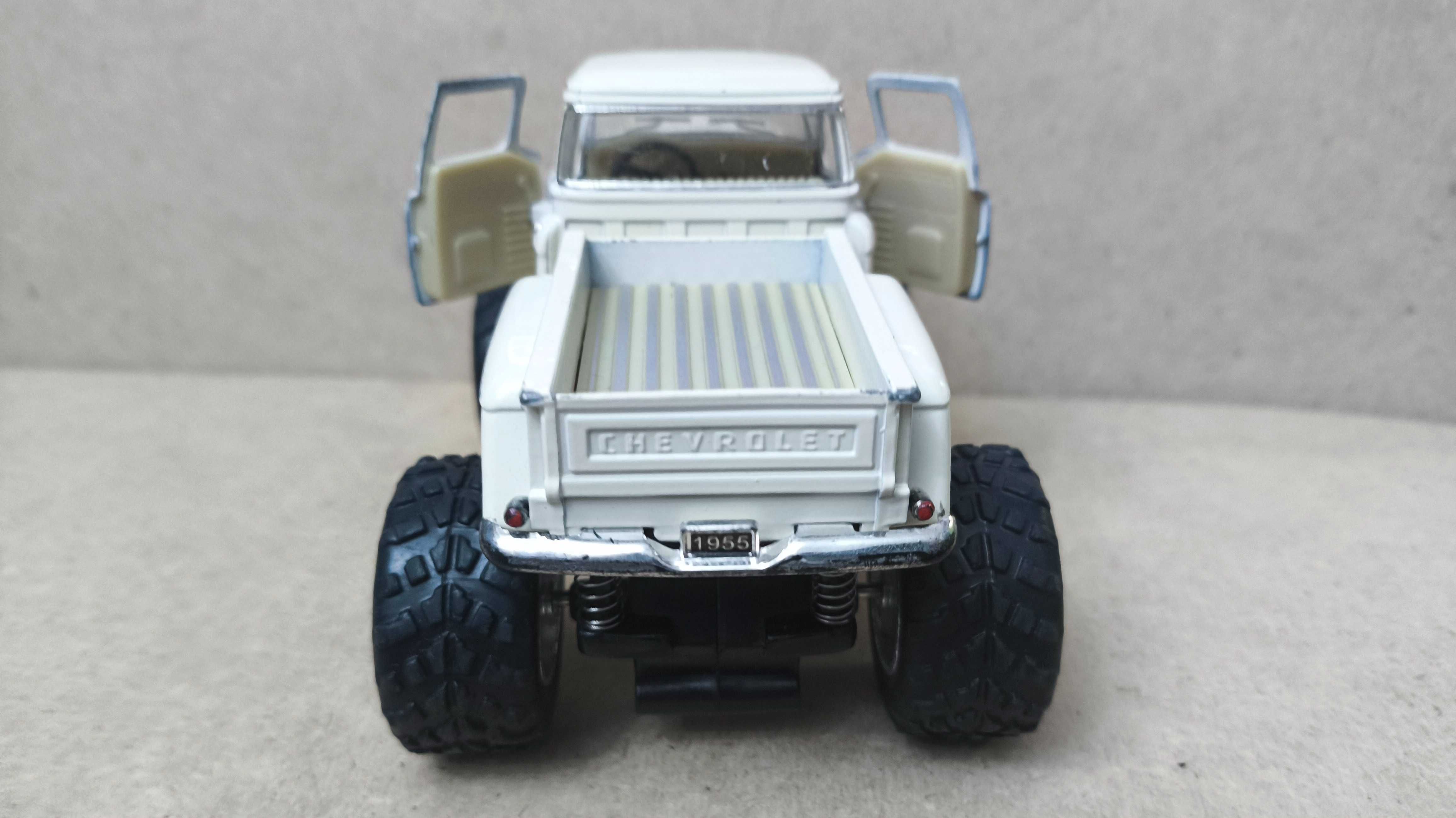 Машинка Chevy Stepside Pick-up 1955 (Off Road) 1.32 Kinsmart KT 5330