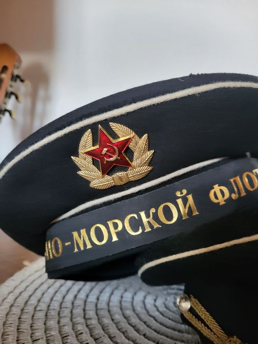 Dwie czapki marynarki wojennej ZSRR