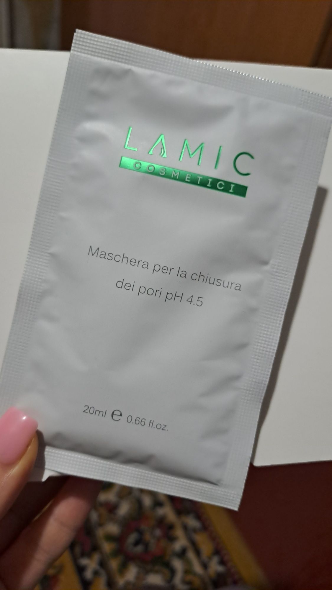 Маска для закриття пір від Lamic