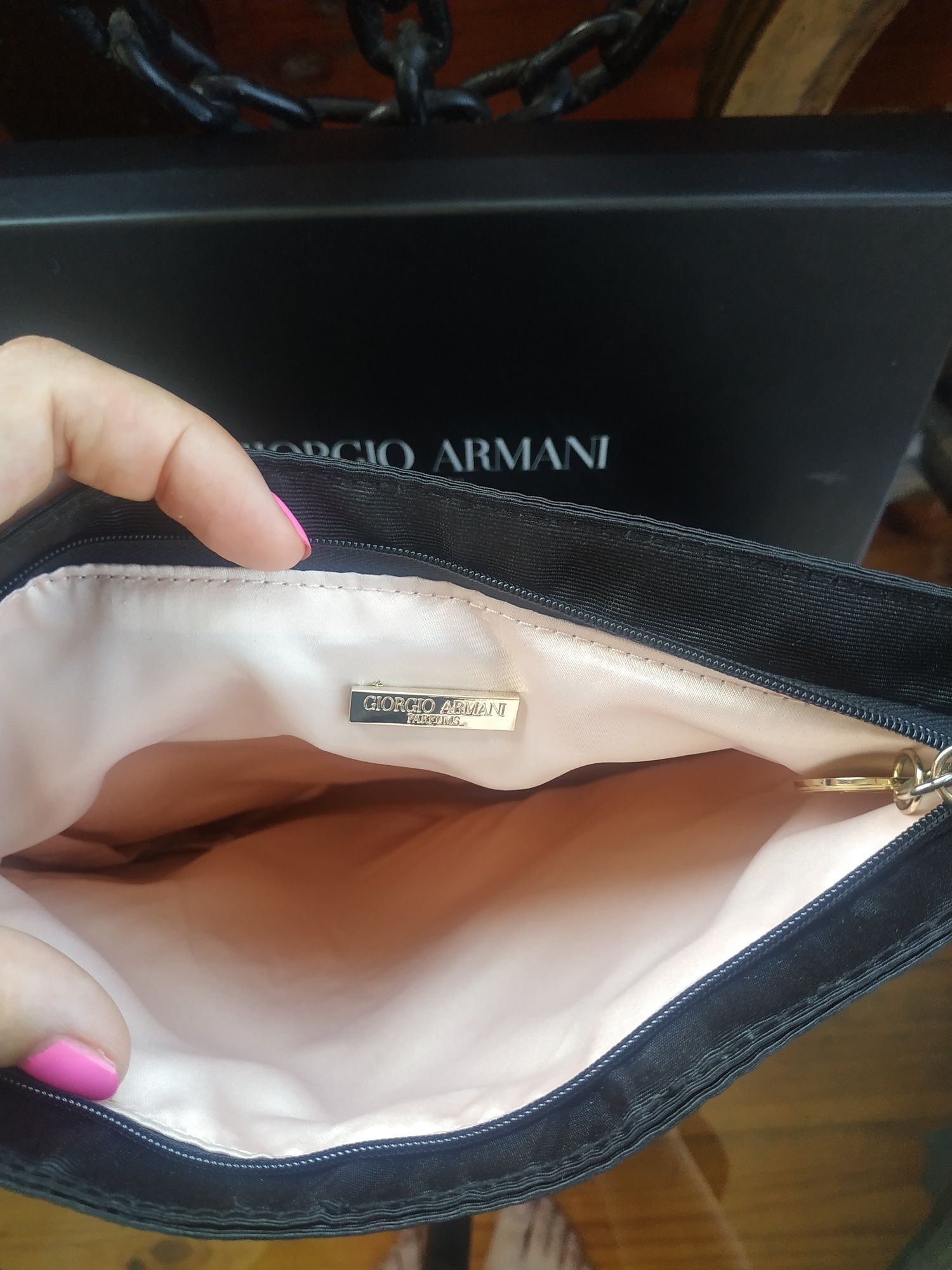 Косметика с коробкой Giorgio Armani