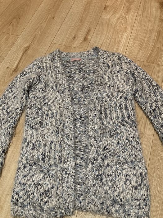 Swetr o rozmiarze 134