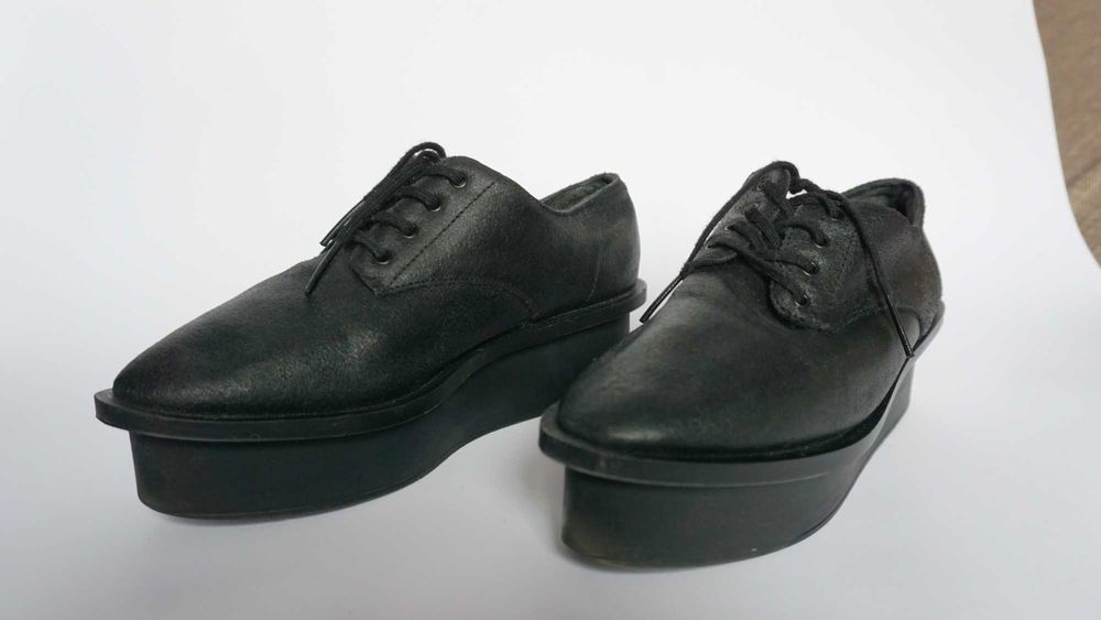 Взуття весняне(осіннє) жіноче CHEAP MONDAY шкіряне 37 р