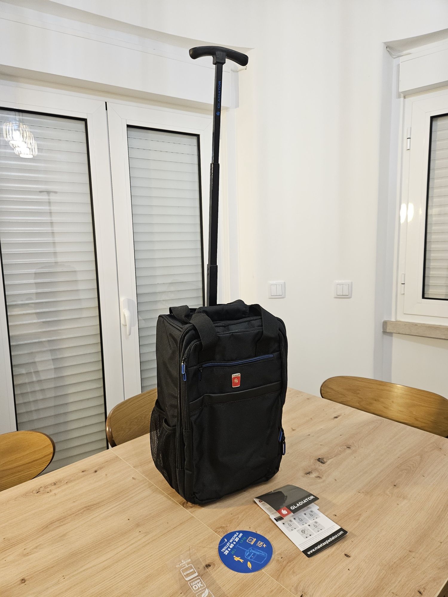Trolley / Mochila com Rodas Vueling/Ryanair Gladitor TRICK Preto