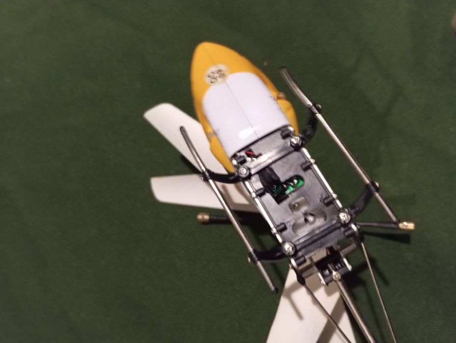 Helikopter na części