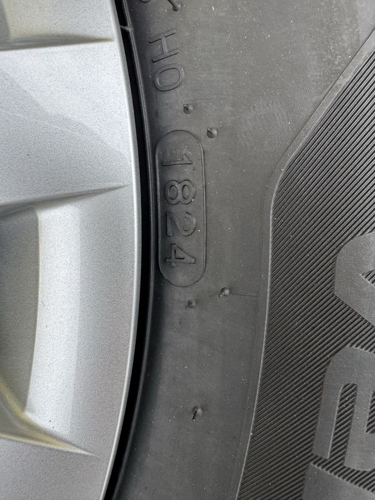 VW Caddy 205/65 R15 felga opony kołpaki