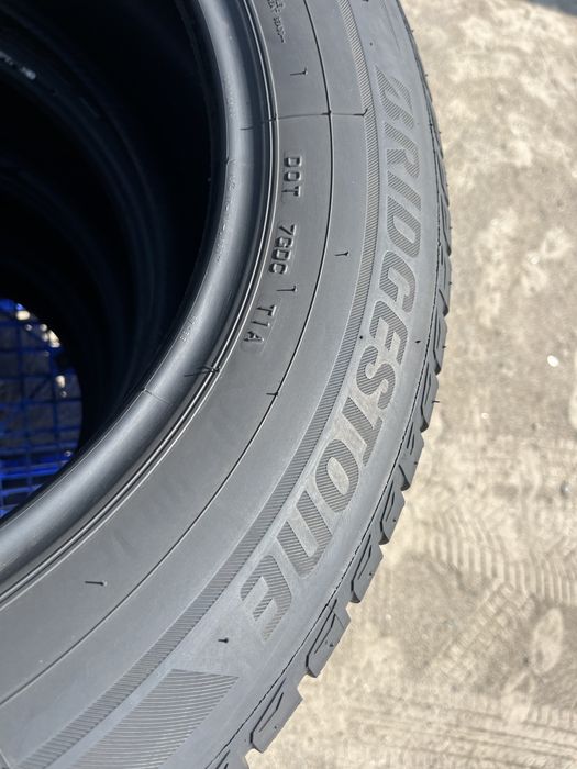 235/60 r18 Bridgestone Blizzak LM-80 EVO Резина зимняя