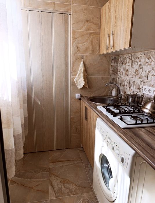 Жд .вогзал , Привоз , свет не отключают,от собственника Двухкомнатная