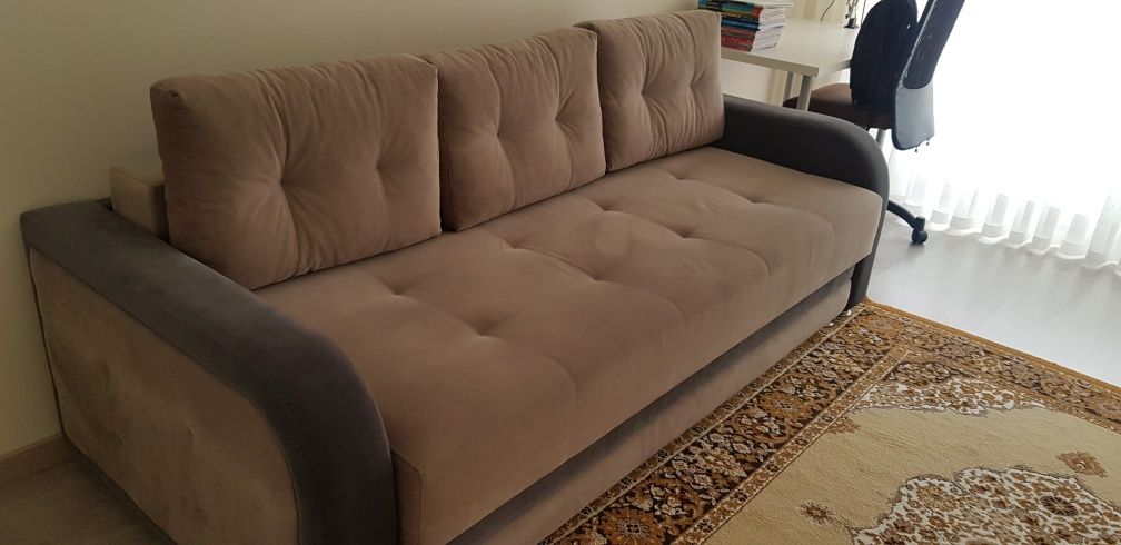 Urgentw!!! Sofá cama em ótimo estado de conservação, novo
