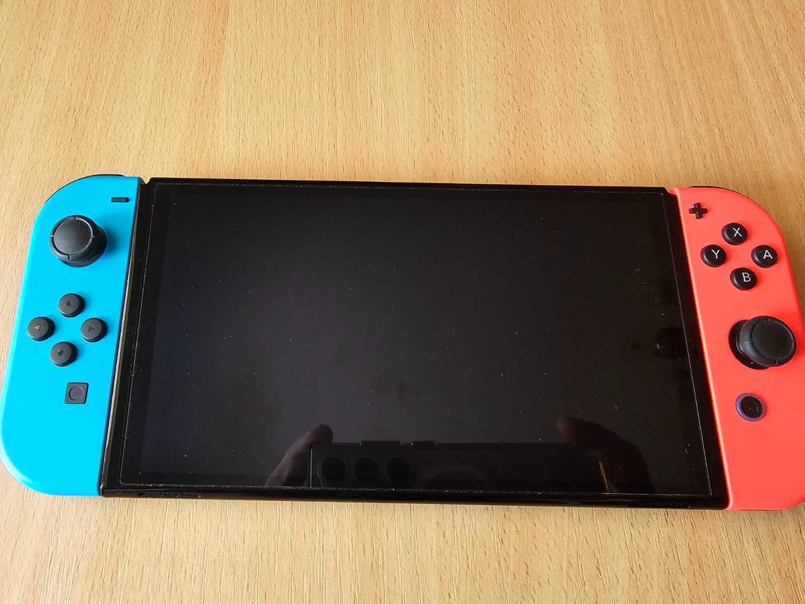 Продам Nintendo Switch+карта пам'яті на 1тб
