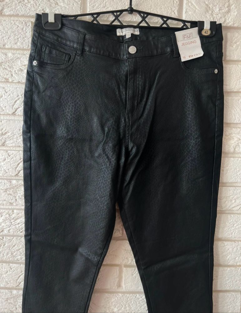 Nowe spodnie woskowane f&f