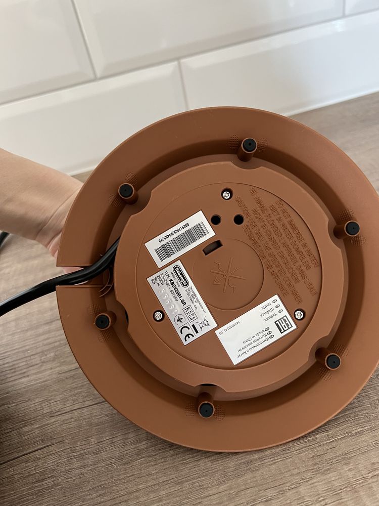 Електричний чайник Delonghi зеленый