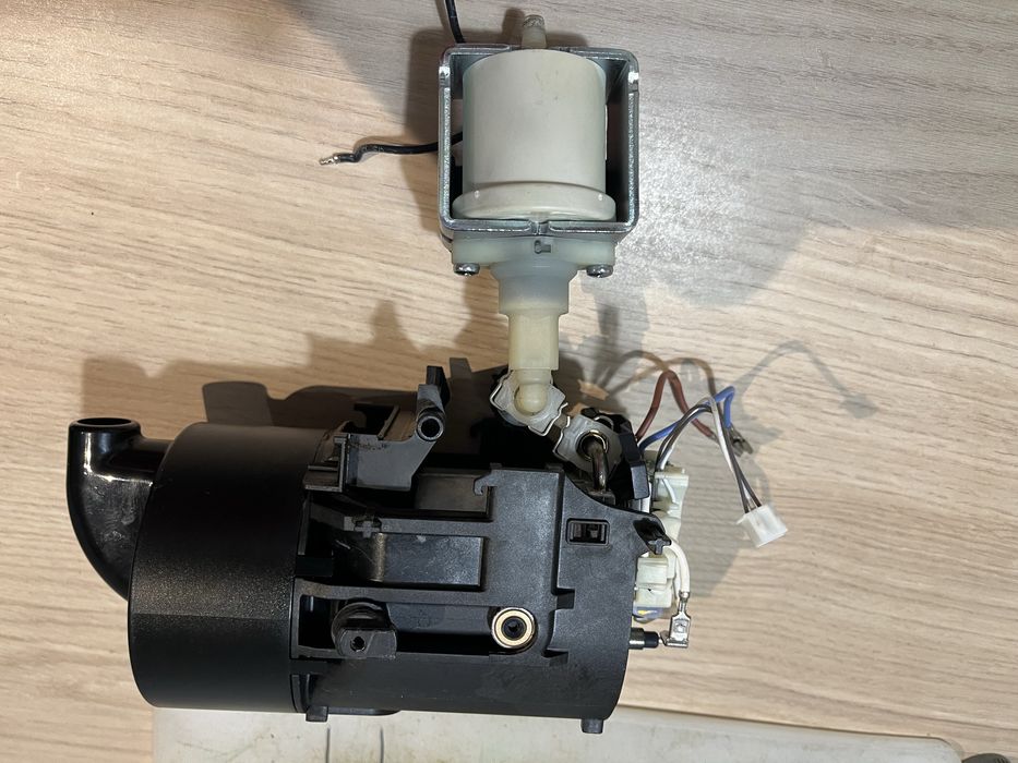 Części Nekspres delonghi pompa grzałka