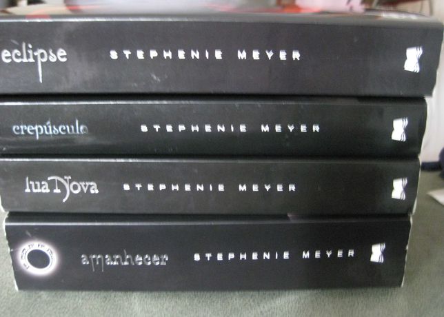 Saga Twilight de Stephenie Meyer - 4 Volumes - Oferta Portes