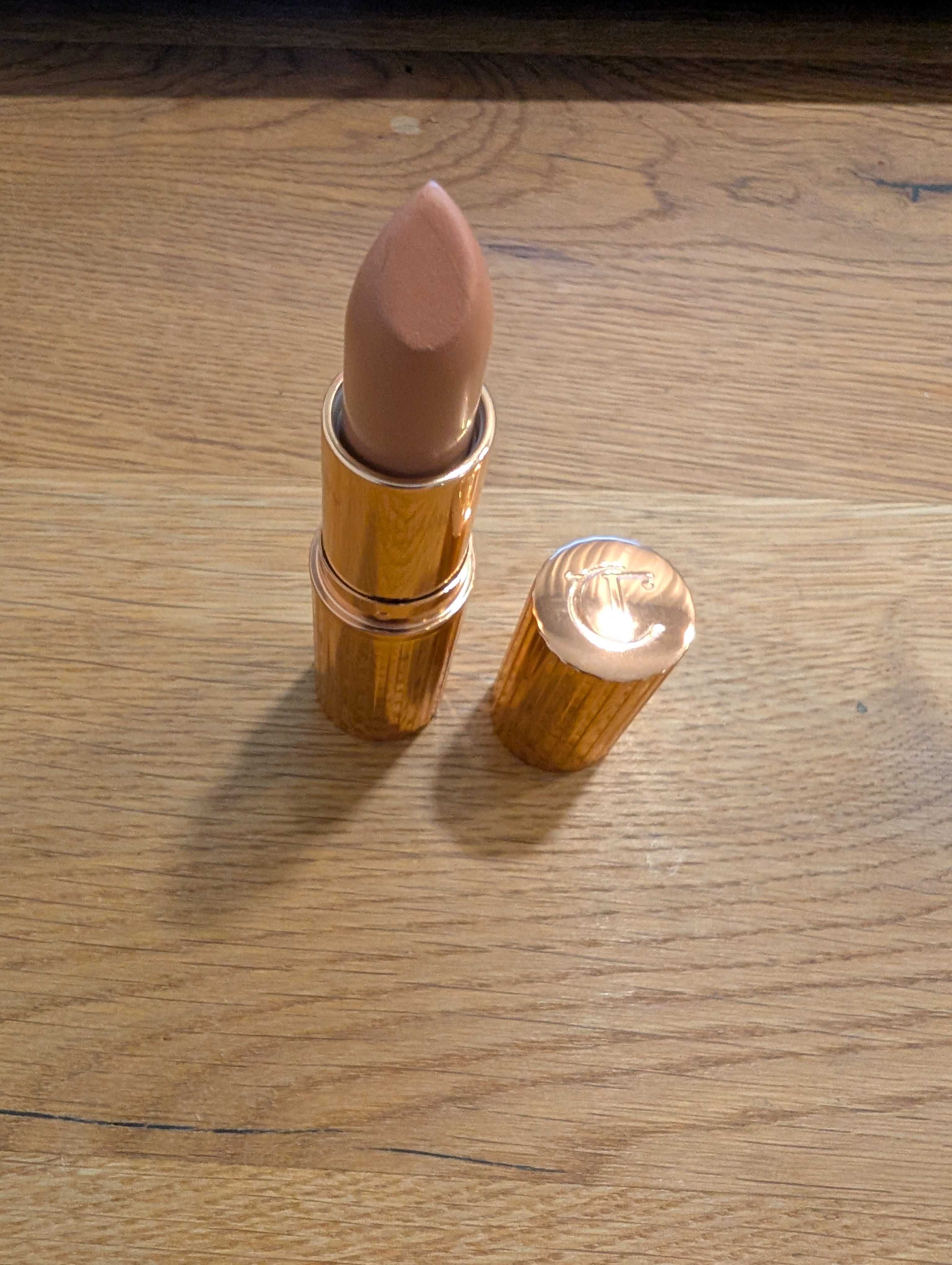 Pomadka do ust - Charlotte Tilbury Kissing Fallen, Penelope Pink