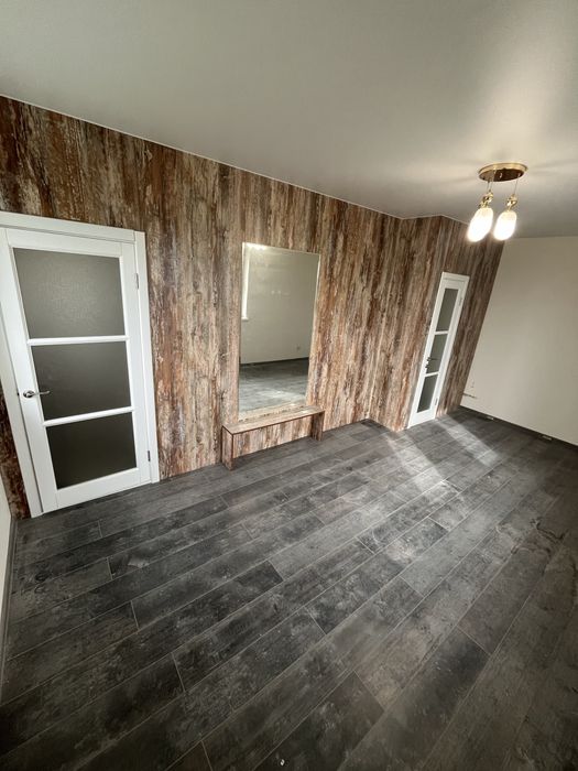 Продаж трикімнатної дворівневої квартири  Космонавтів.       ID-50-2