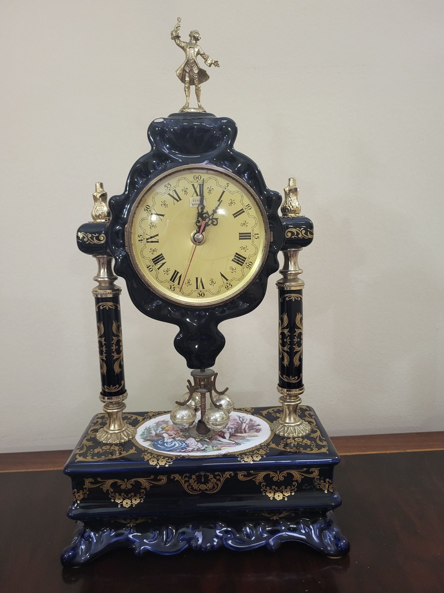 Relógio em Porcelana Limoge, azul cobalto