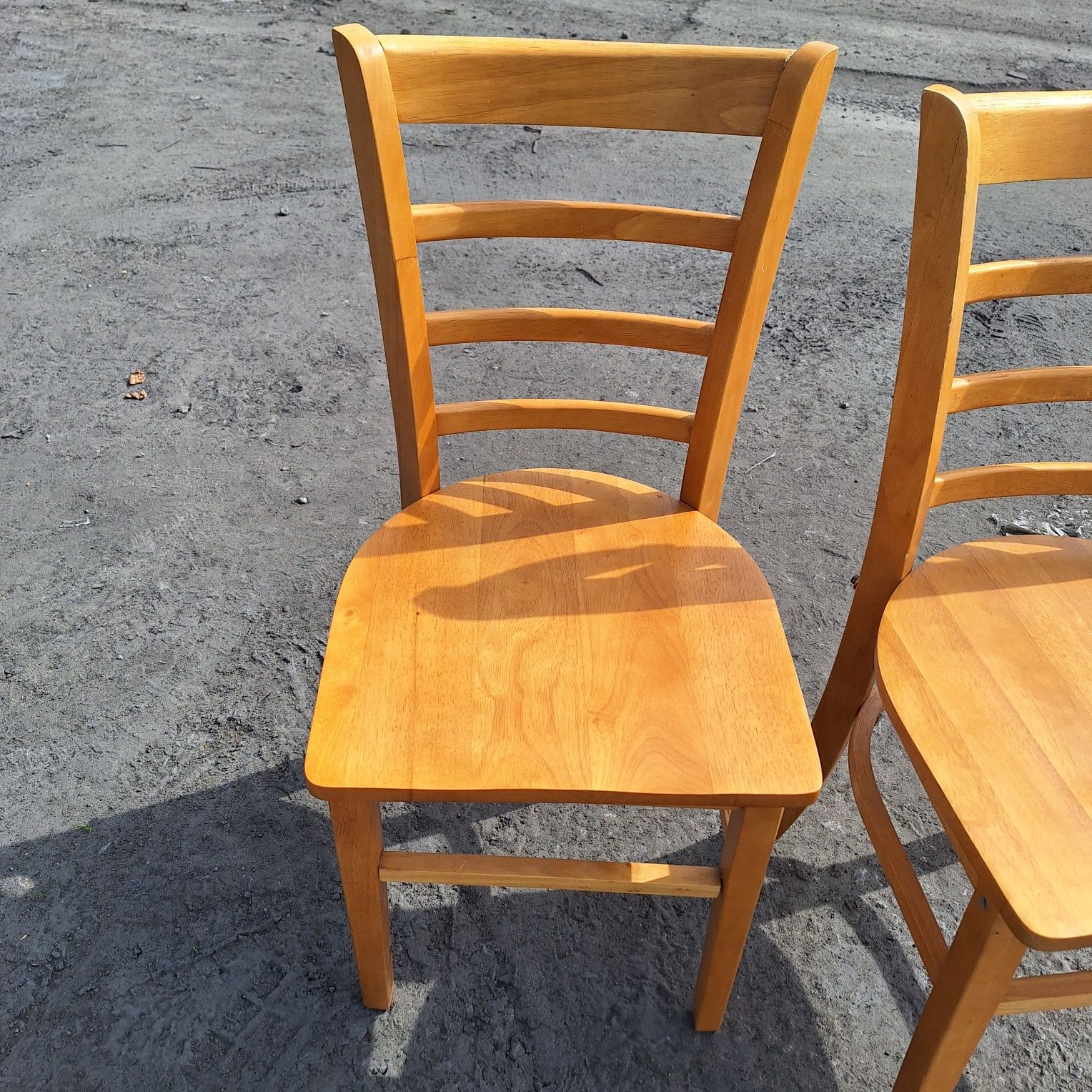 Stare krzesła drewniane dębowe
