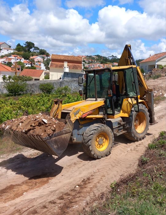 Serviço de Retroescavadora