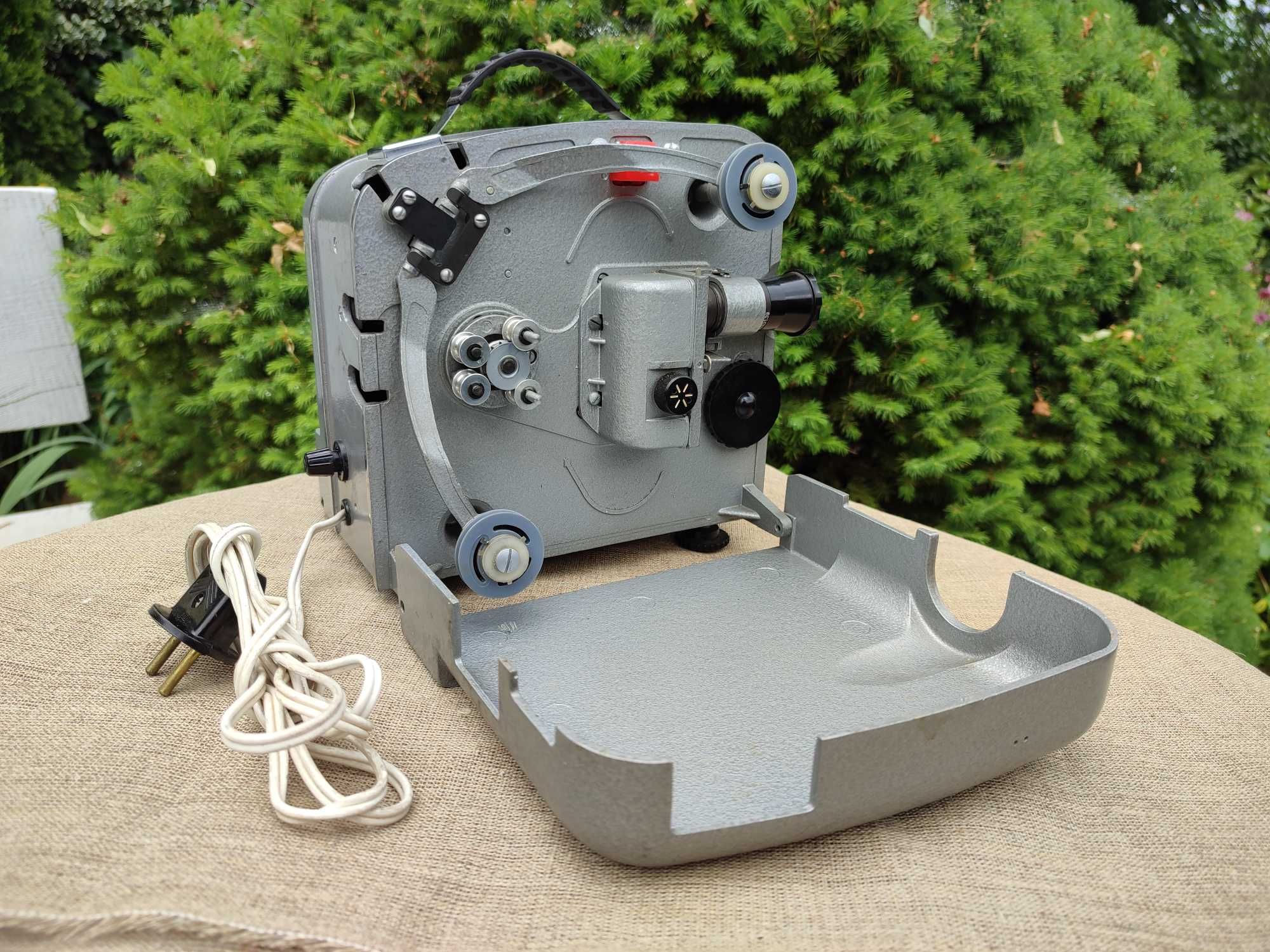 Stary rosyjski projektor Mir 2