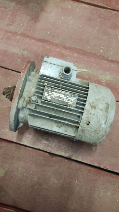 Електромотор з фланцем Аірс80А4УЗ