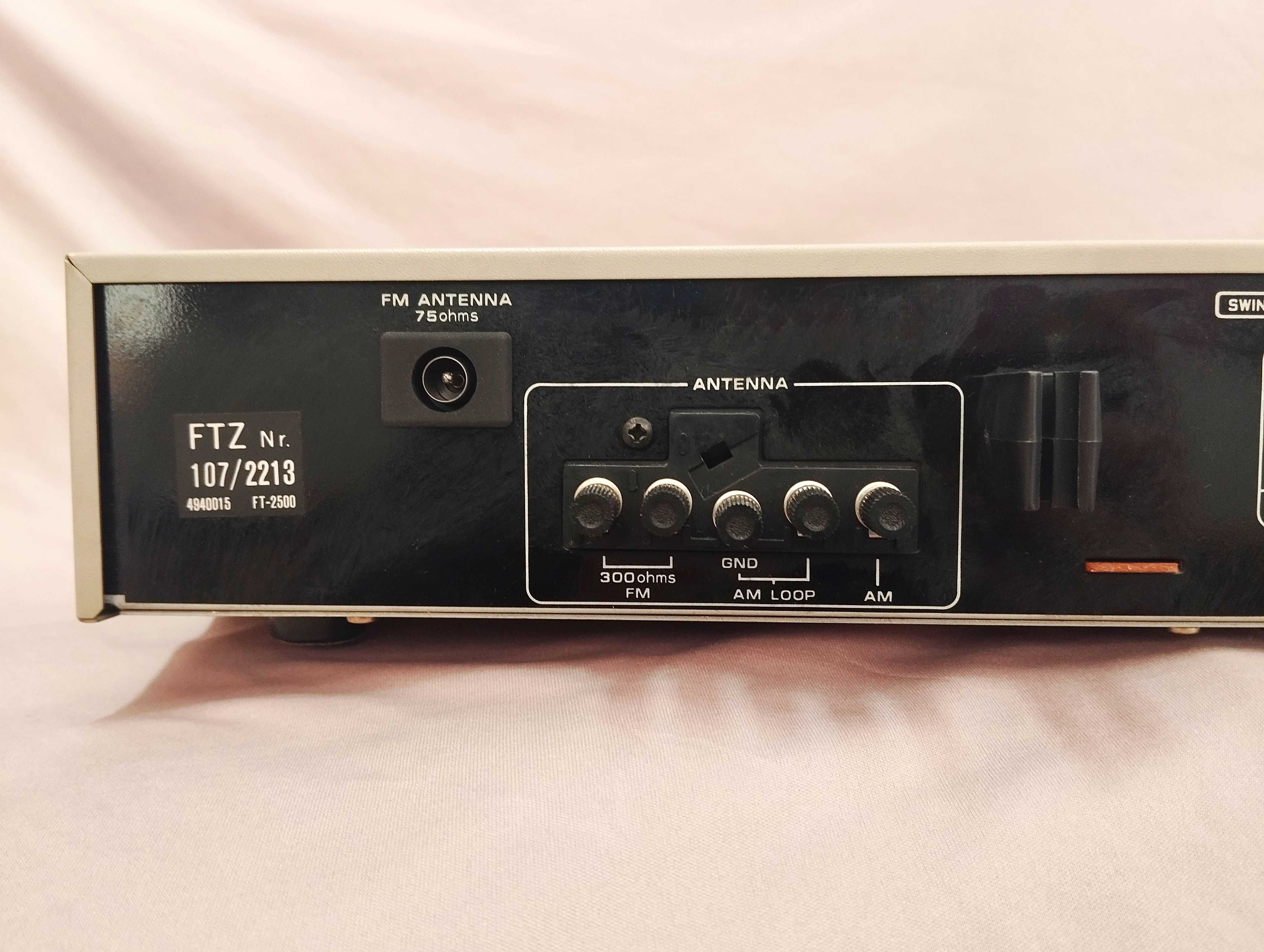 Hitachi FT-3500 AM/FM Rádio