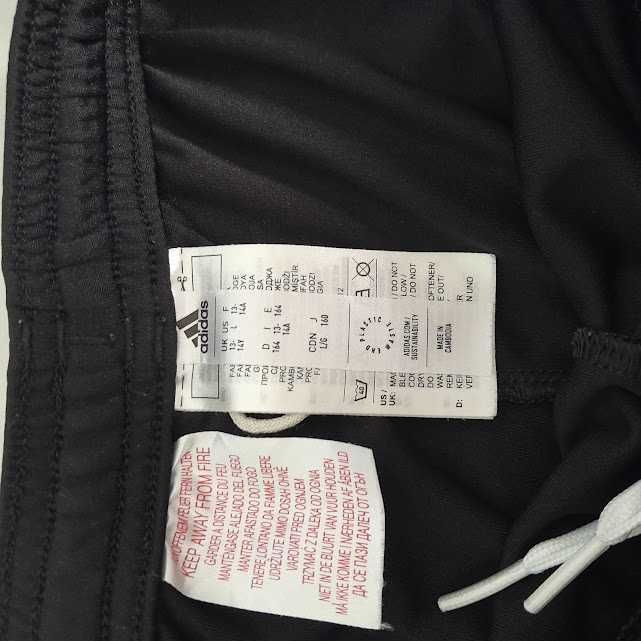 Calções Adidas pretos- Tam 13/14 anos