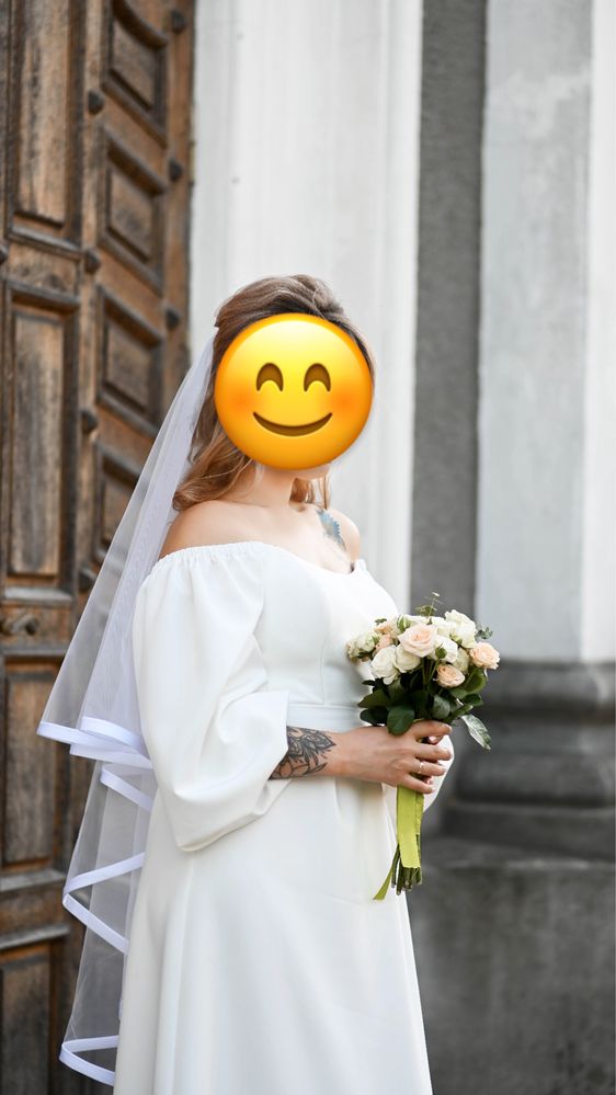 Весільна сукня бежева