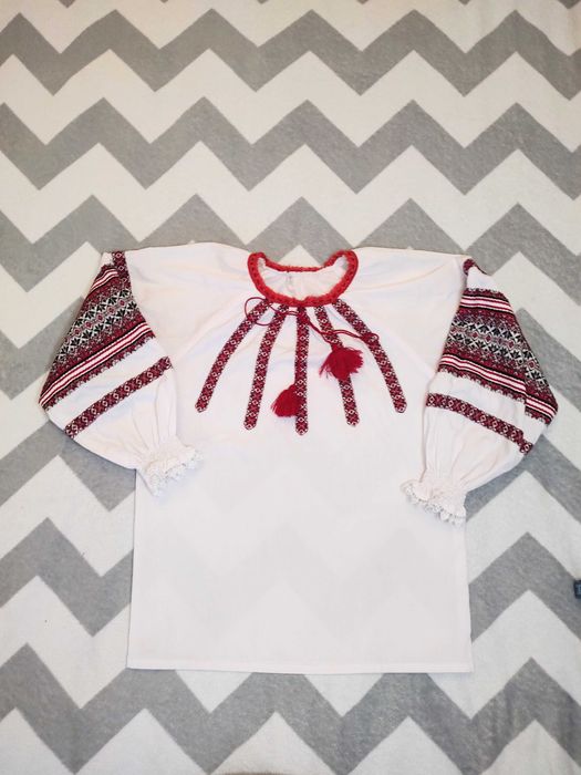 Вишита сорочка для дівчинки