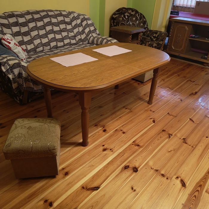 Solidny stół rozkladany