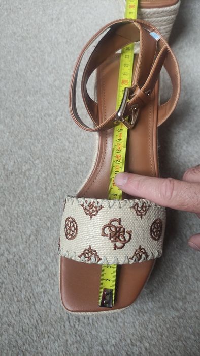 Sandały Guess roz 38